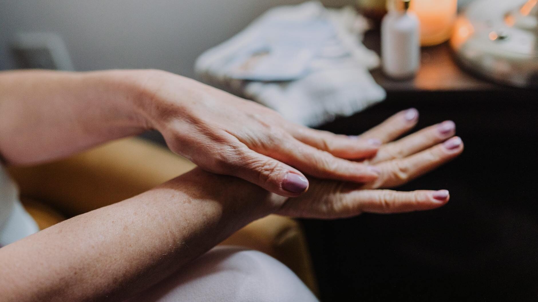 skin is always dry no matter what person s hands with manicured nails