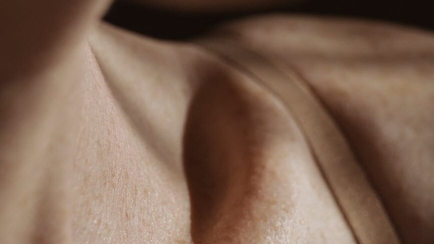 collarbone in close up